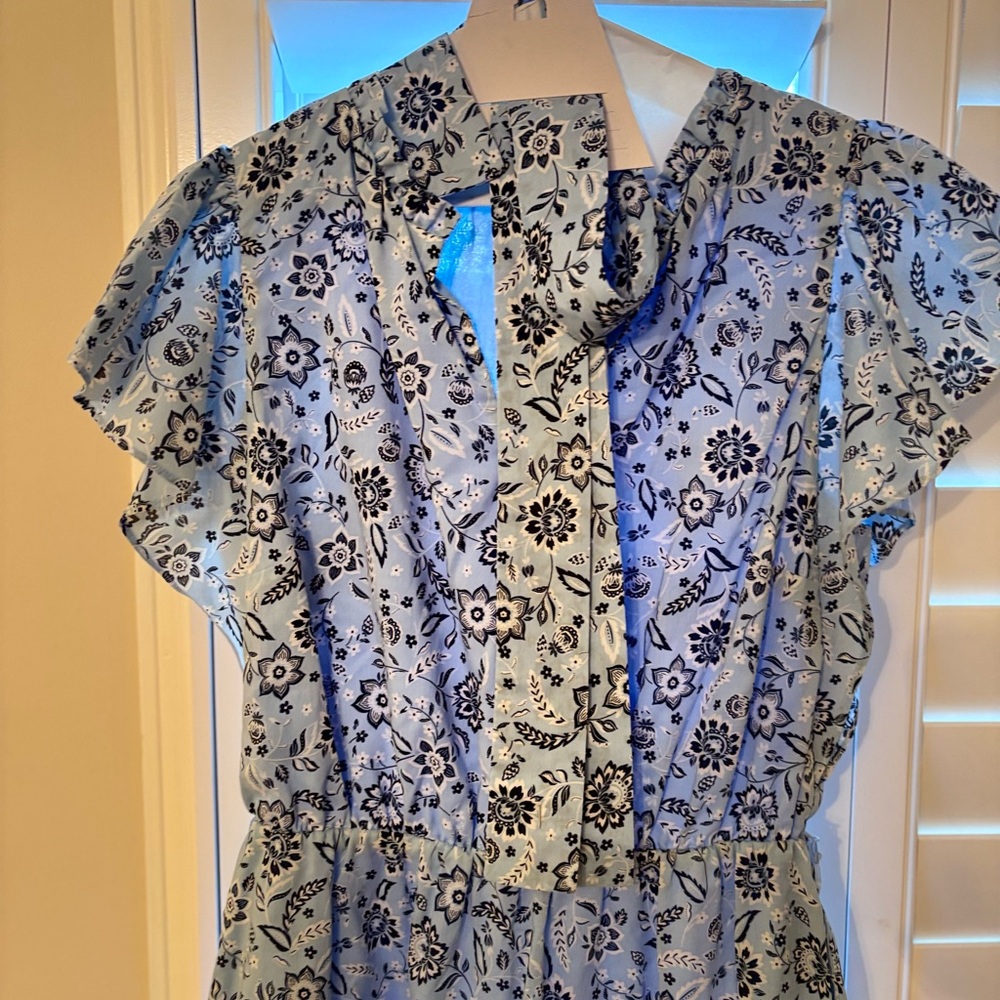 Ann Taylor Floral Flutter Sleeve Belted Flare Dress Dry Cleaned 8 - Picture 4 of 10